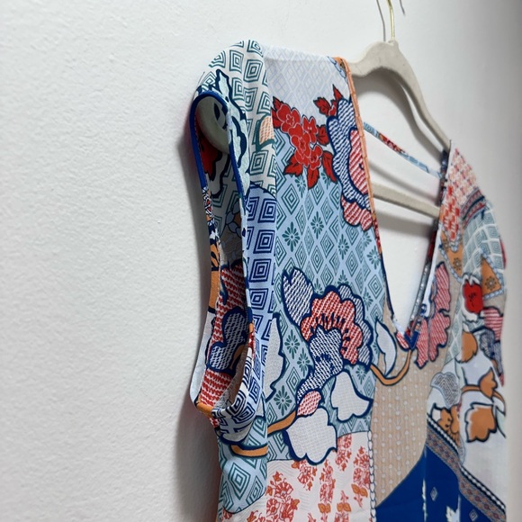 DR2 Patterned Blouse - Picture 4 of 7